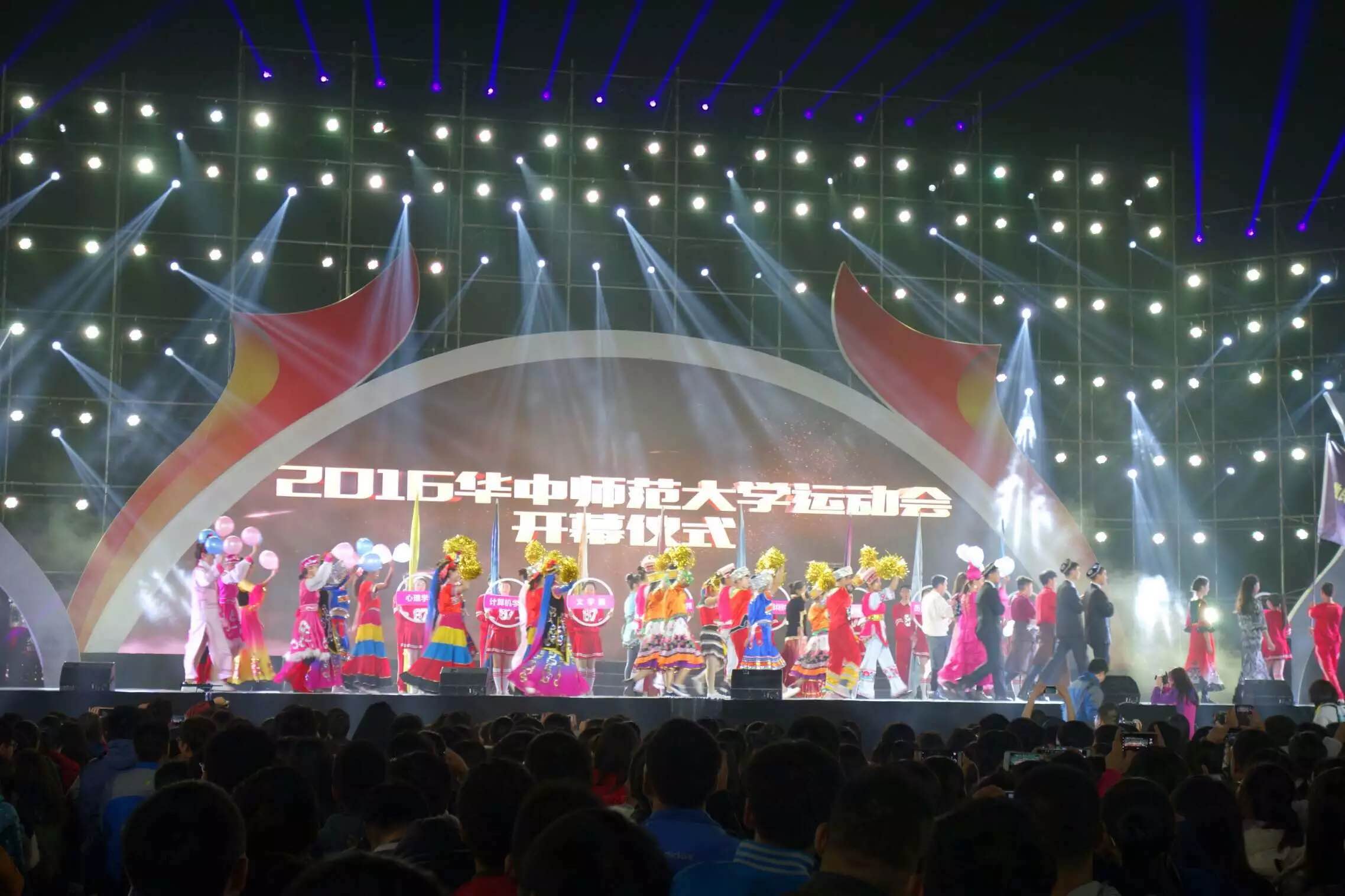 公共管理学院预科生走场