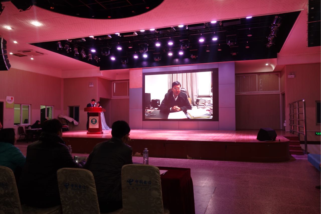 覃红为活动致辞