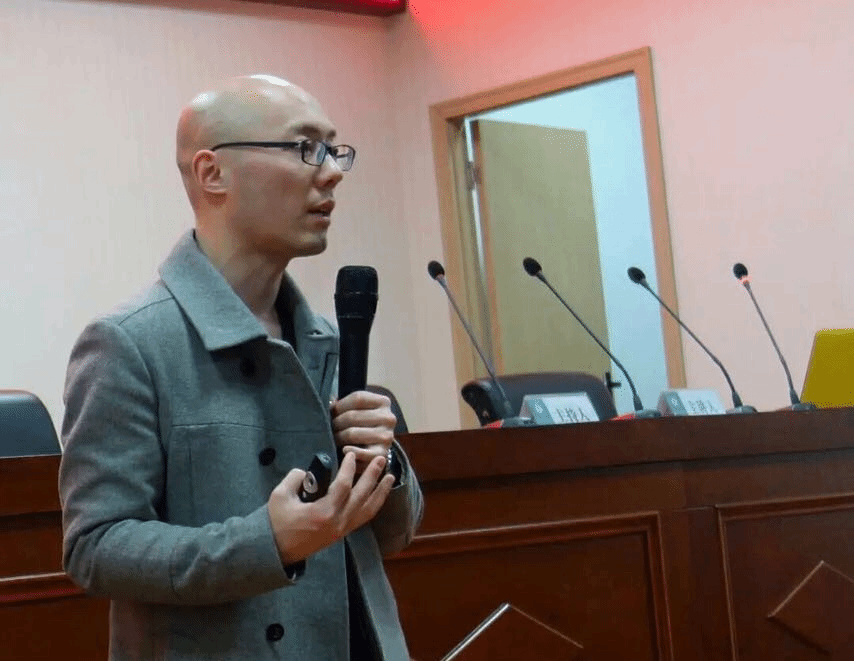 为同学们讲述爱情应该是什么